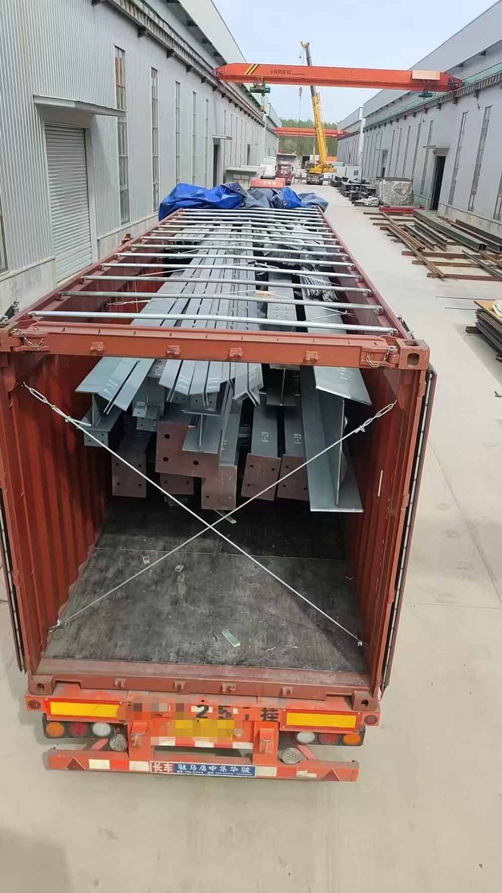 Αποστολή των μελών της δομής χάλυβα στην Ταϊλάνδη